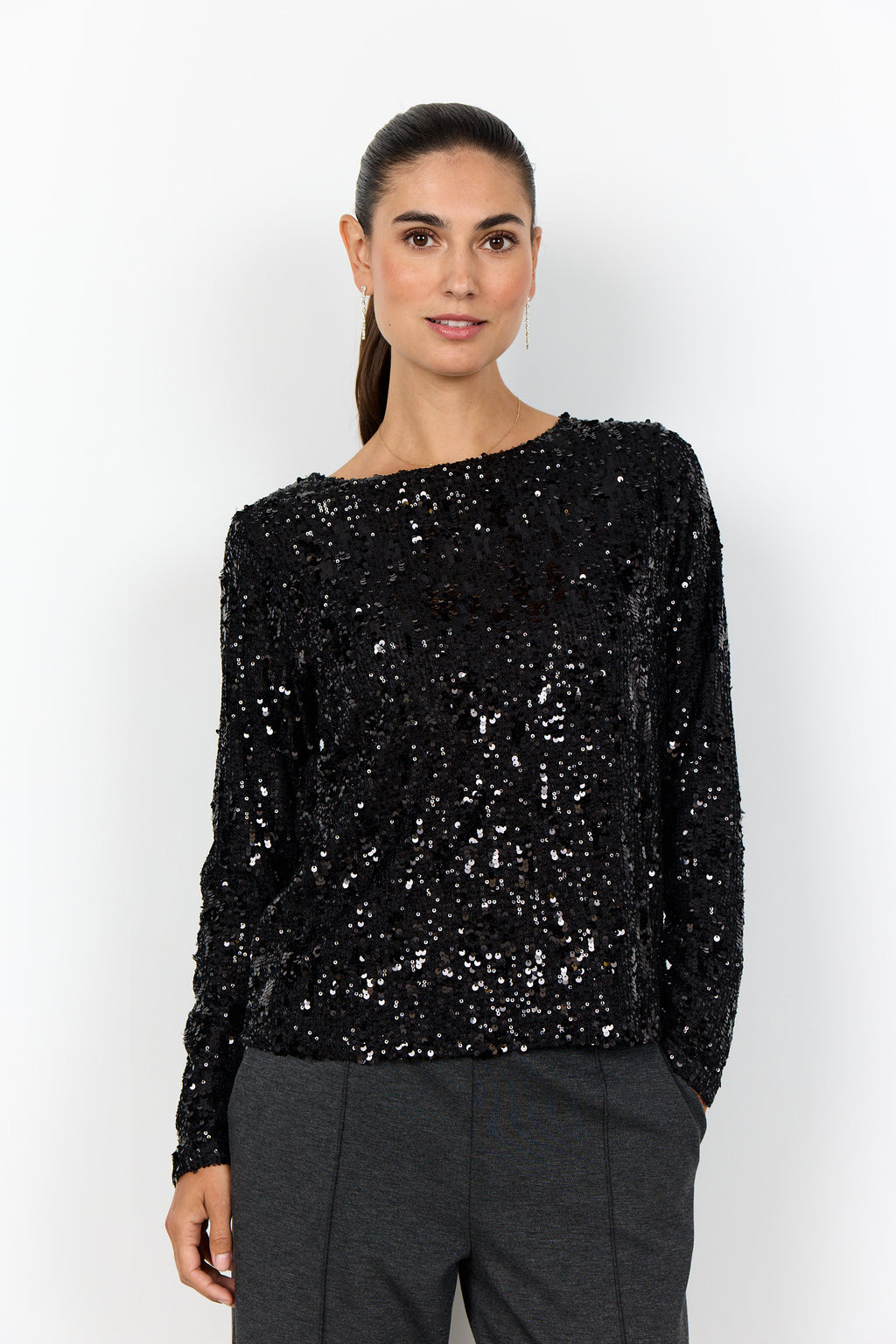 ANGEL 2 – sort paljettbluse fra Soyaconcept