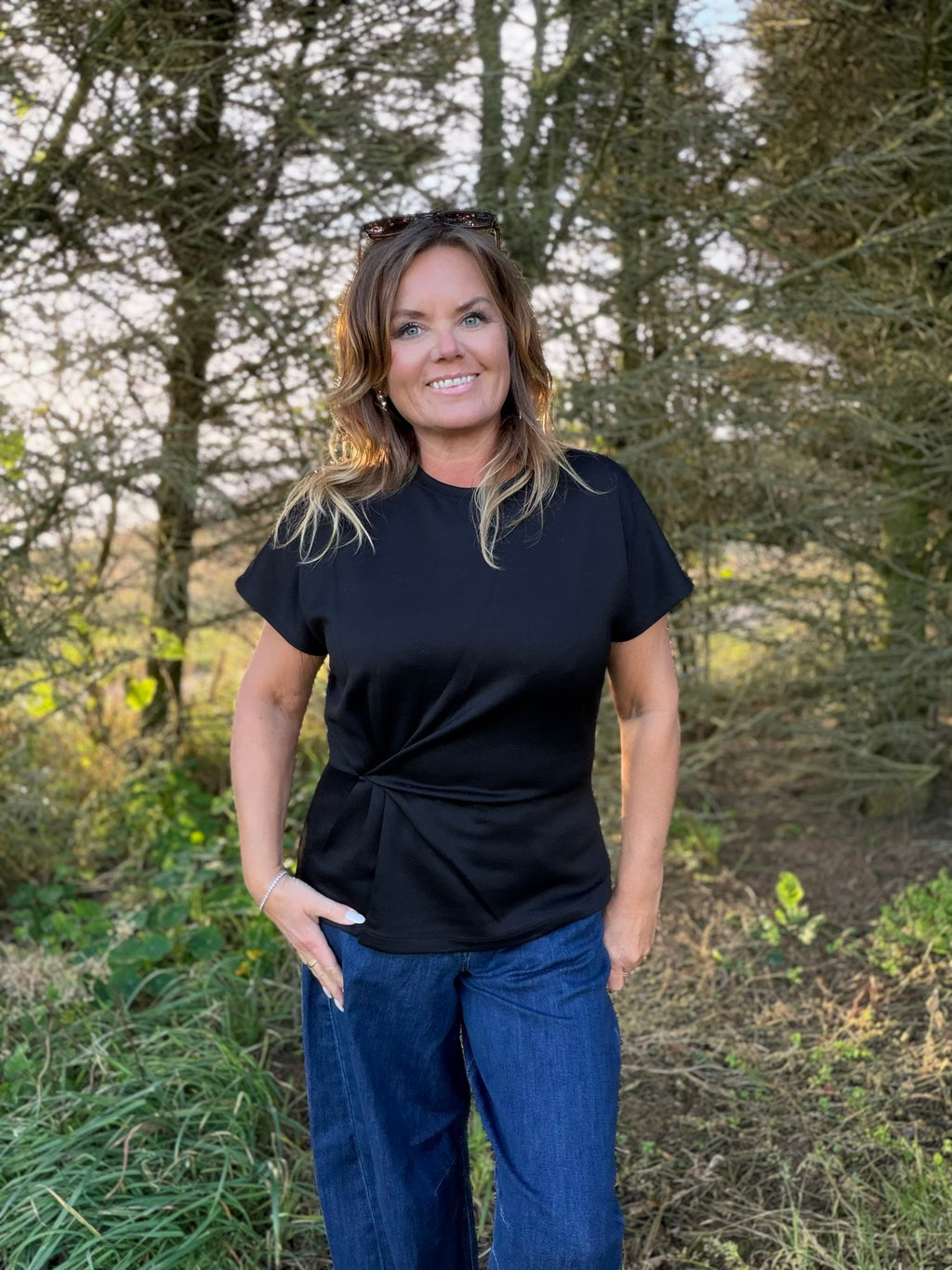 TheoSZ bluse med knutedetalj – Saint Tropez