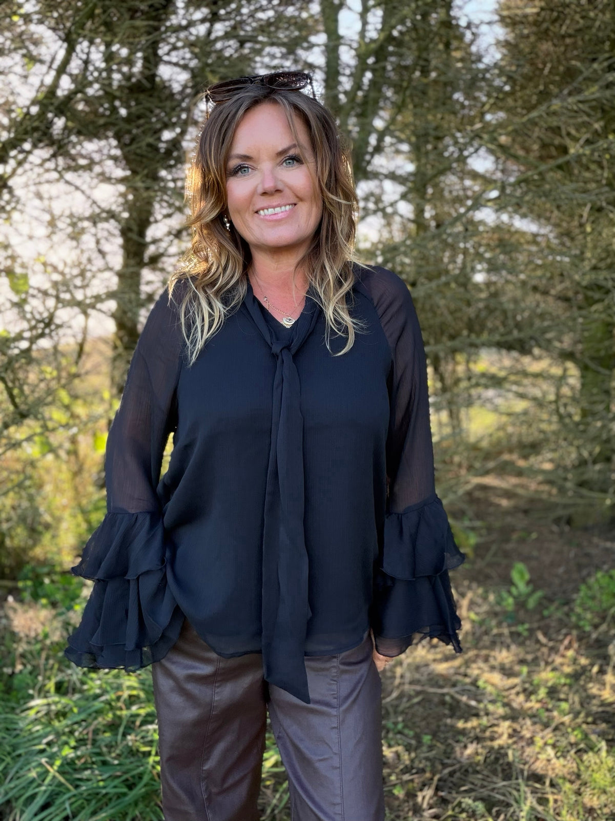 NAIA 11 Bluse – Sort