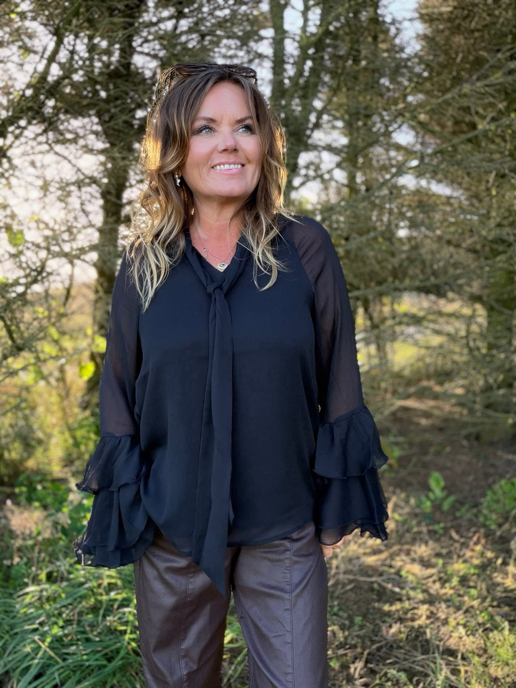 NAIA 11 Bluse – Sort
