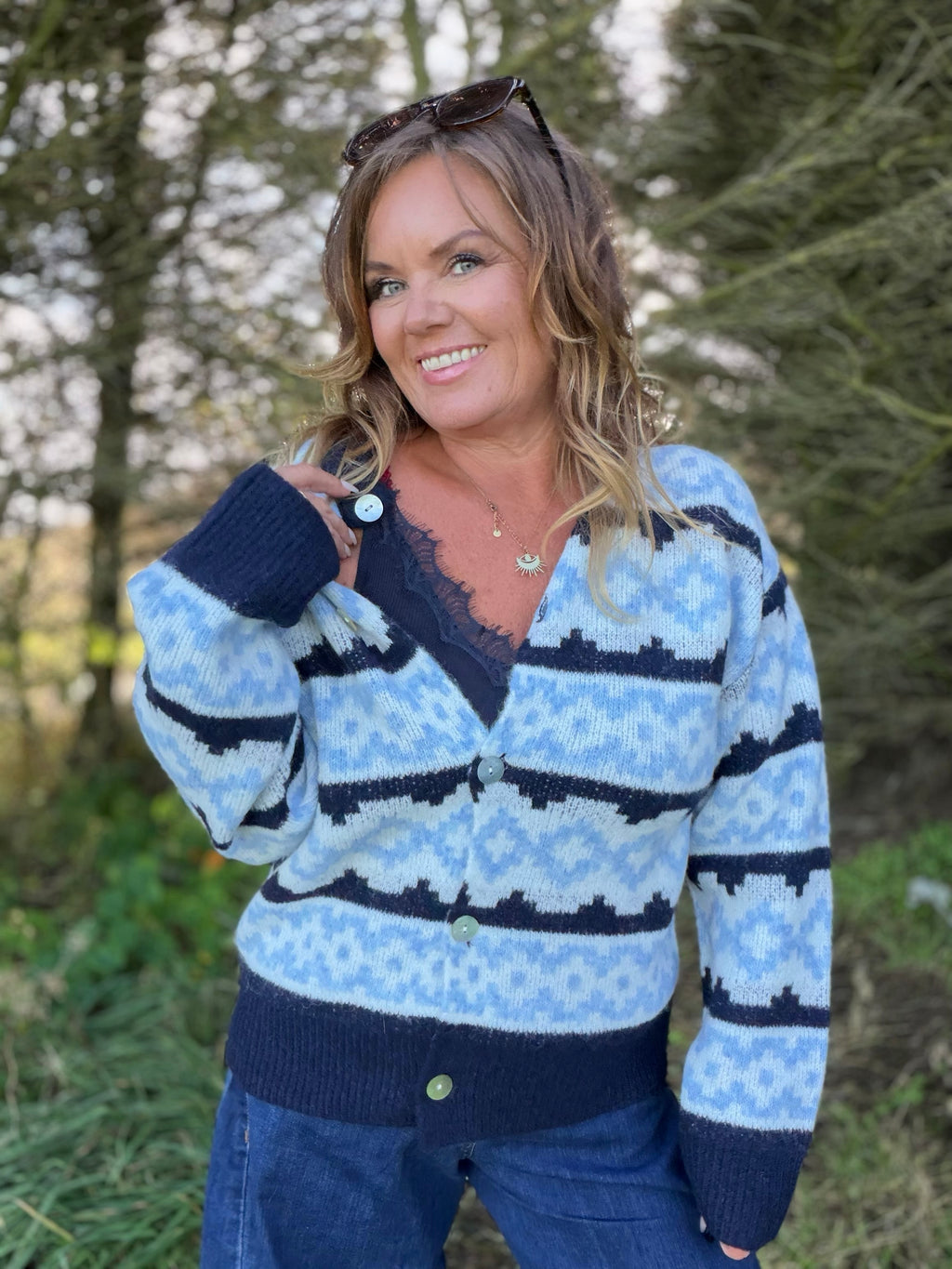 Alpa cardigan med nordisk mønster – blå – Freequent