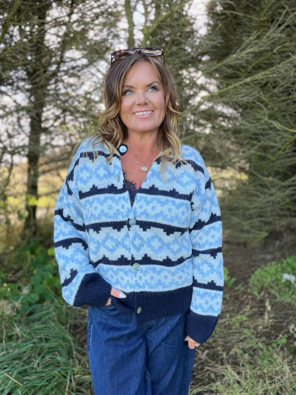 Alpa cardigan med nordisk mønster – blå – Freequent