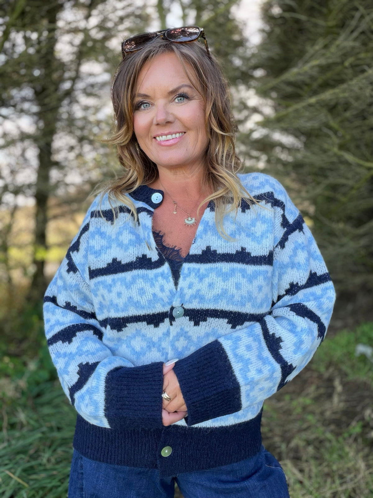 Alpa cardigan med nordisk mønster – blå – Freequent