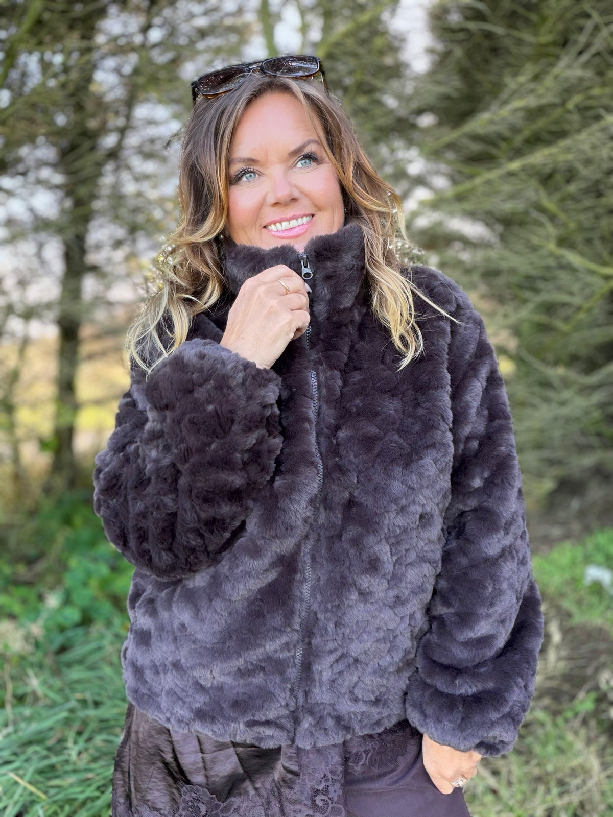 Foby fuskepelsjakke – brun – Freequent