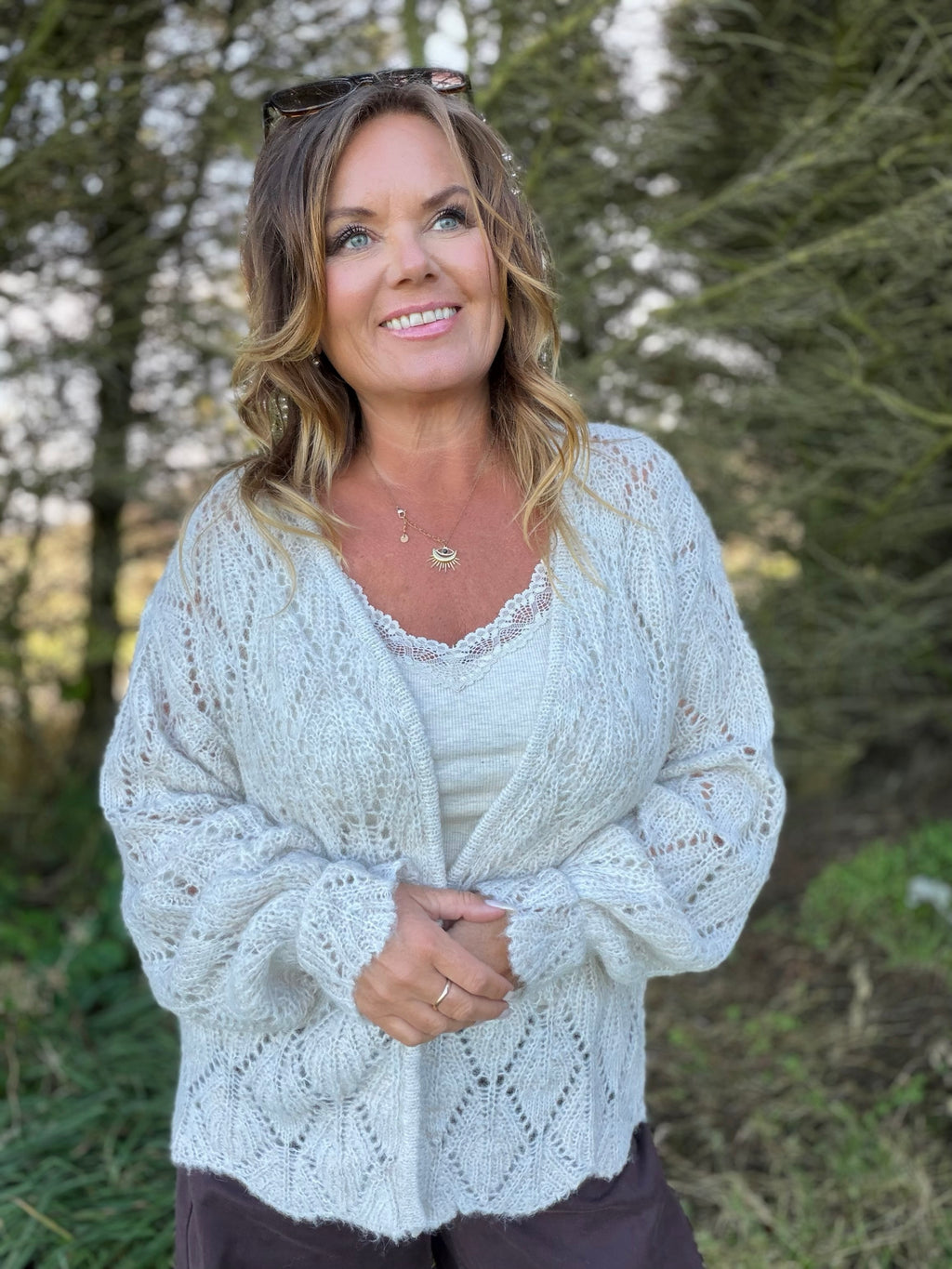 Niso cardigan med hullstrikk – nature – Cream