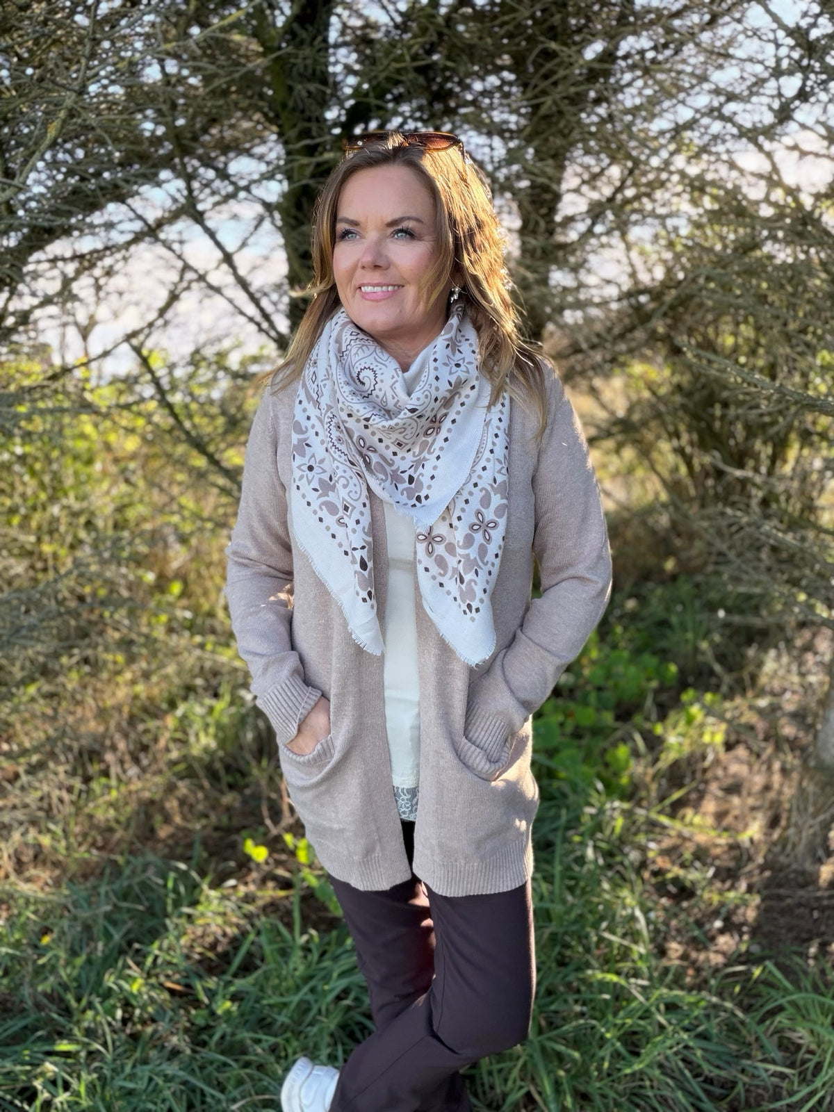 Agnes cardigan fra Freequent – Silver Mink