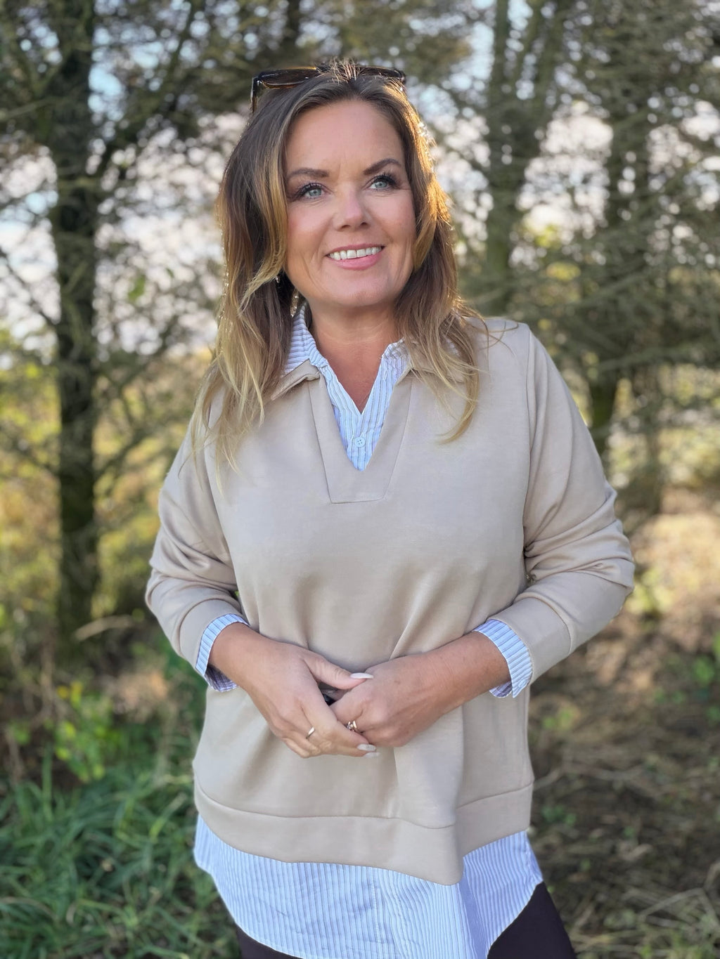 Banu 264 bluse med skjortedetaljer – Sand – Soyaconcept