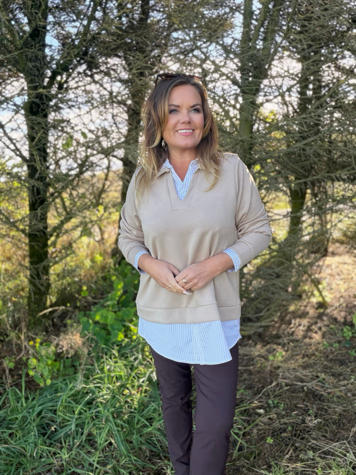 Banu 264 bluse med skjortedetaljer – Sand – Soyaconcept