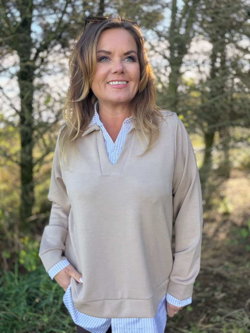 Banu 264 bluse med skjortedetaljer – Sand – Soyaconcept