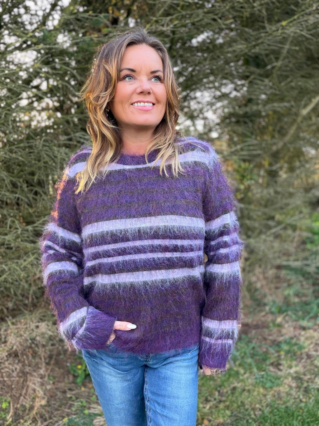 Lippi pullover fra Freequent – lilla stripet