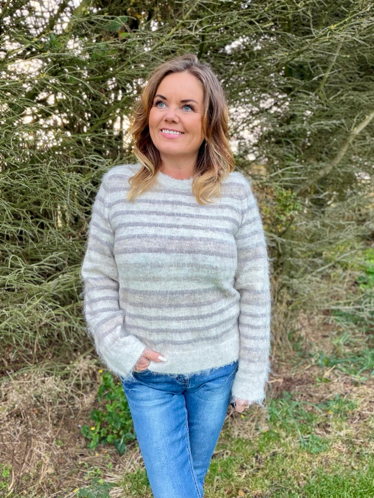 Lippi pullover fra Freequent – kremfarget stripet