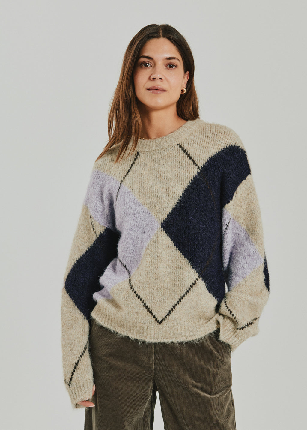 Grslulu pullover fra Freequent – beige/lilla mønster