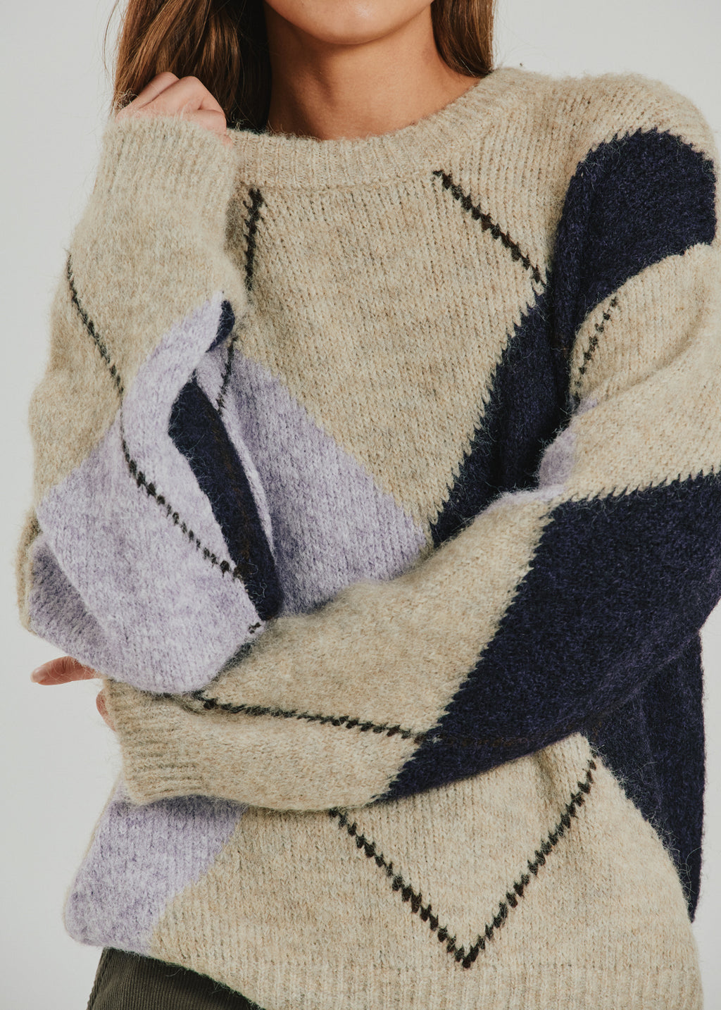 Grslulu pullover fra Freequent – beige/lilla mønster