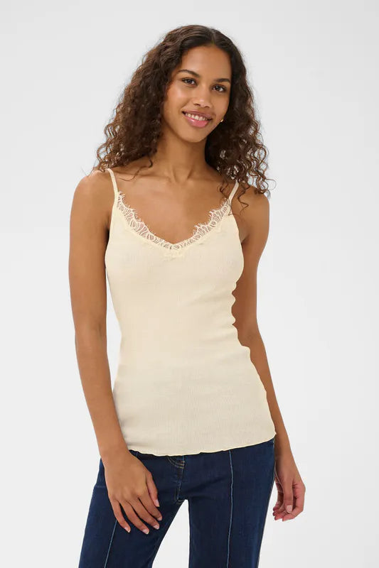 MayaSZ singlet med blondekant – Lys – Saint Tropez