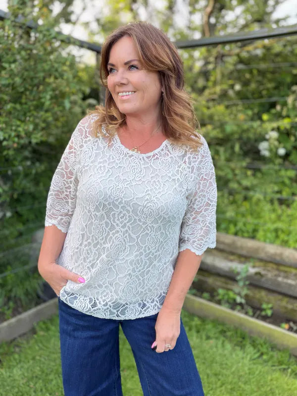 Mally blondebluse fra Freequent – Moonbeam
