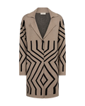 Lang beige cardigan fra Freequent med sort geometrisk mønster, sett forfra